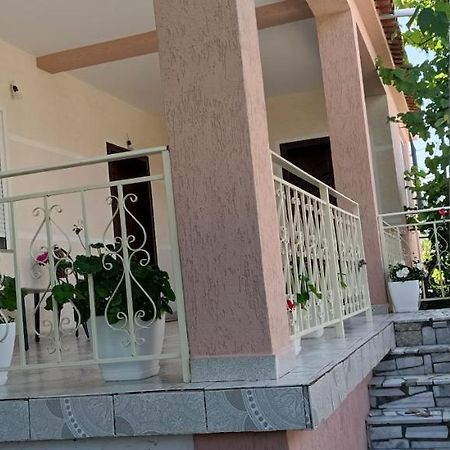 Eljos House Permet酒店 外观 照片