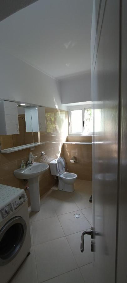 Eljos House Permet酒店 外观 照片