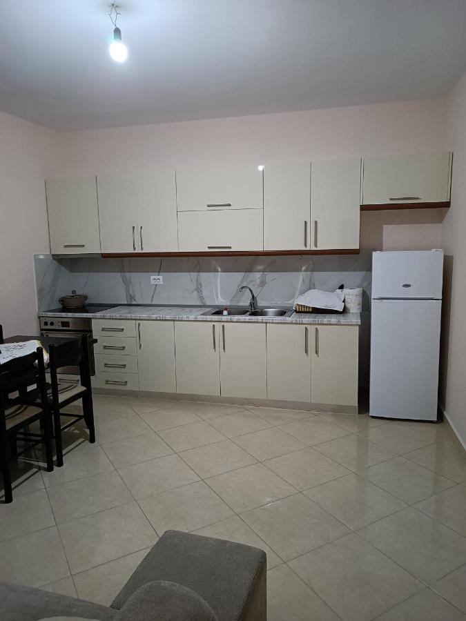 Eljos House Permet酒店 外观 照片