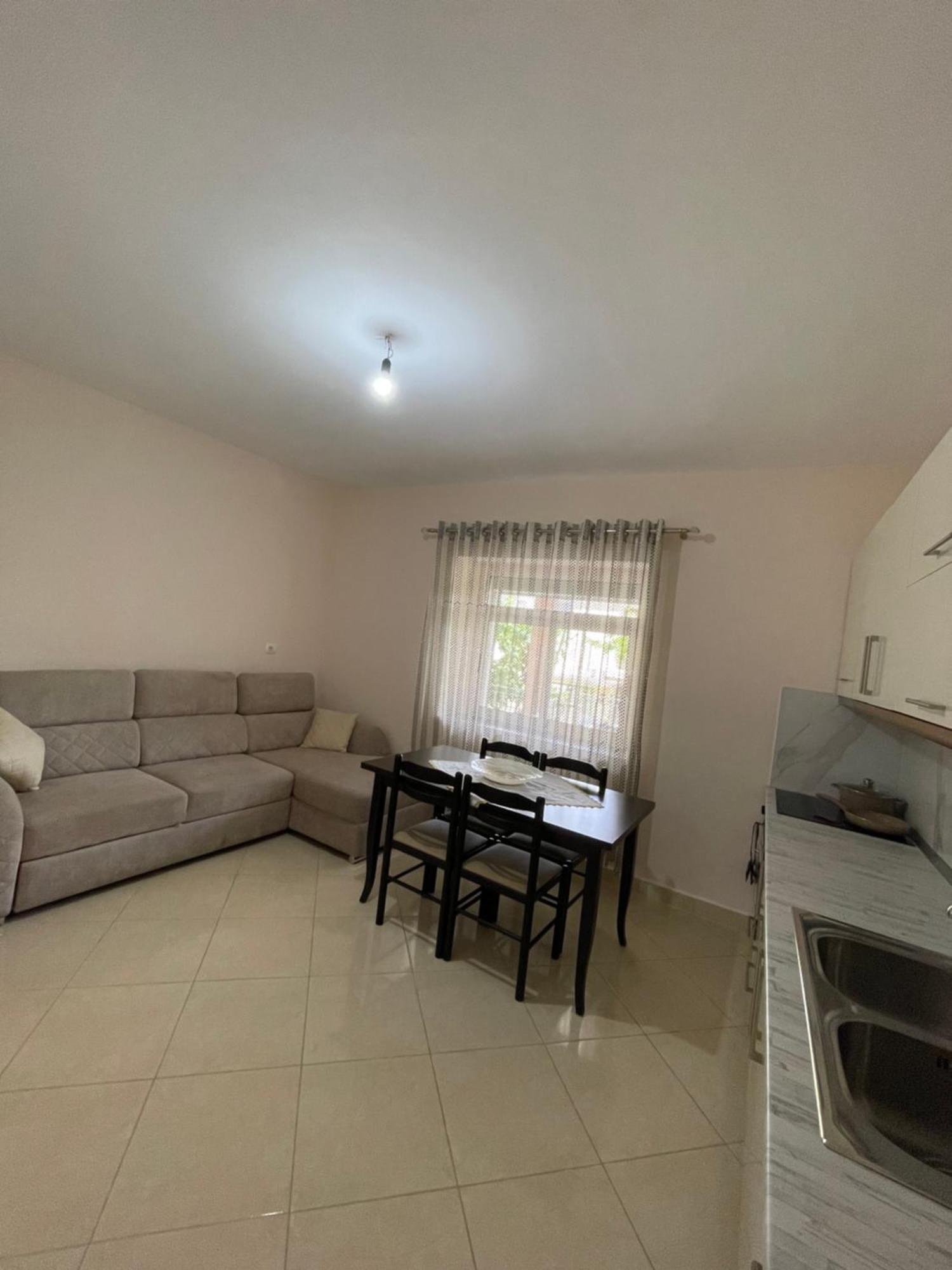 Eljos House Permet酒店 外观 照片